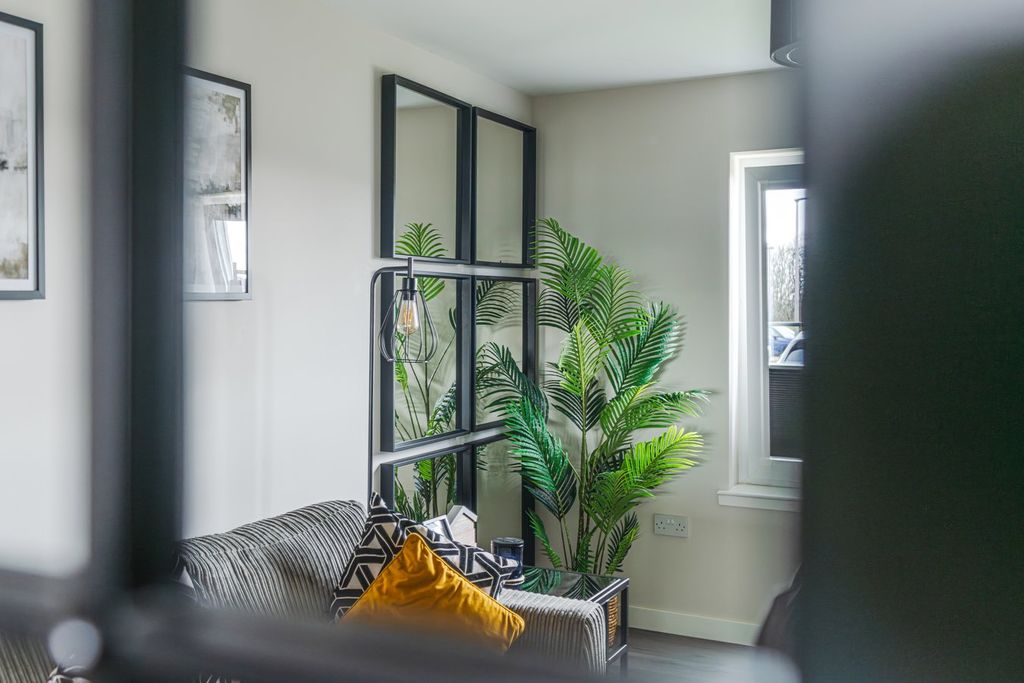 Property photo 2 of 35