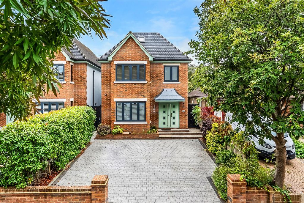 Property photo 1 of 39 46A-Uplands-Road-5.Jpg