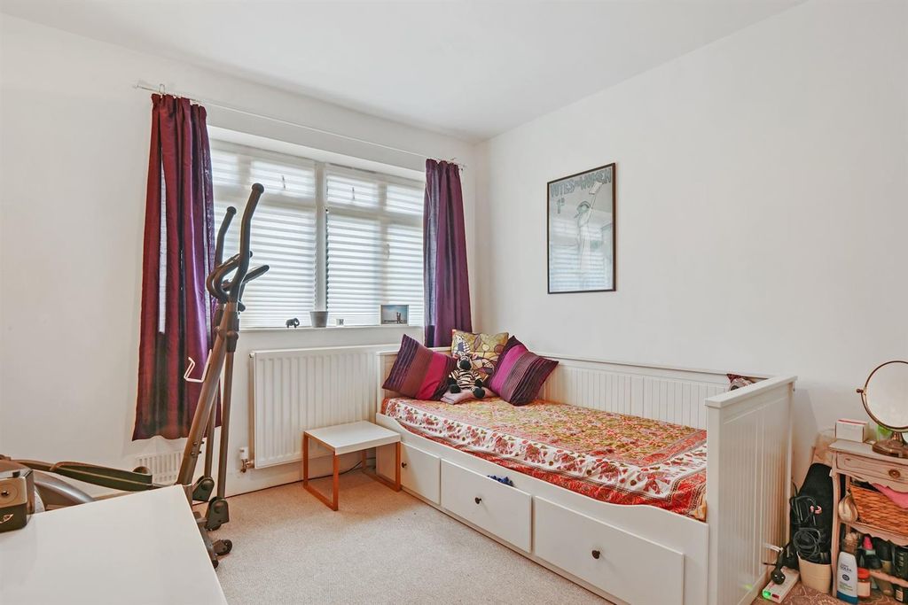 Property photo 3 of 12 A5c39732-B5c1-4B25-A1Aa-0Cfc48d11F27Ospropwpen - 3