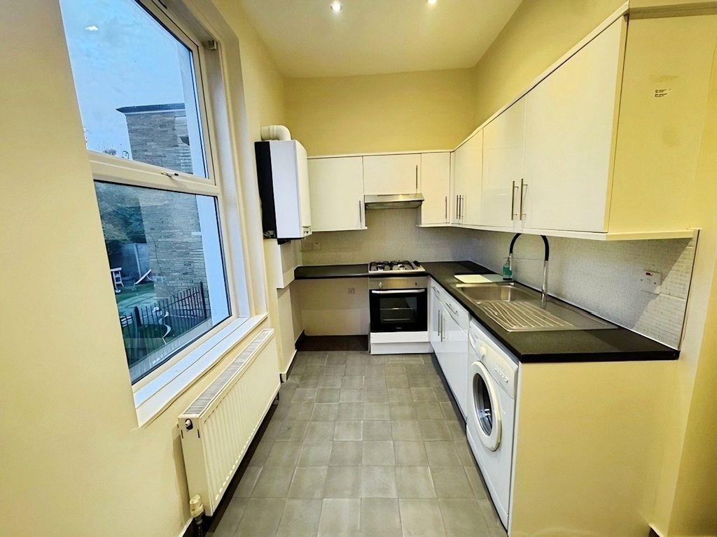 Property photo 2 of 5 Kitchen