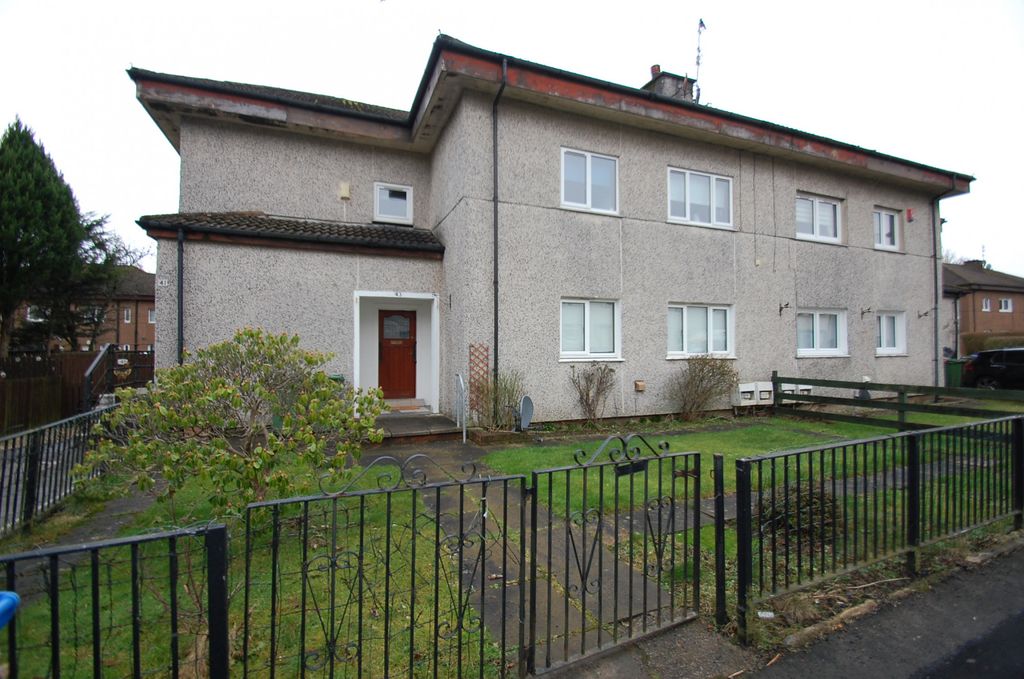 3 bed flat for sale Priesthill