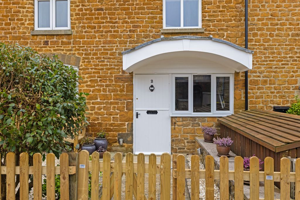 Property photo 2 of 10