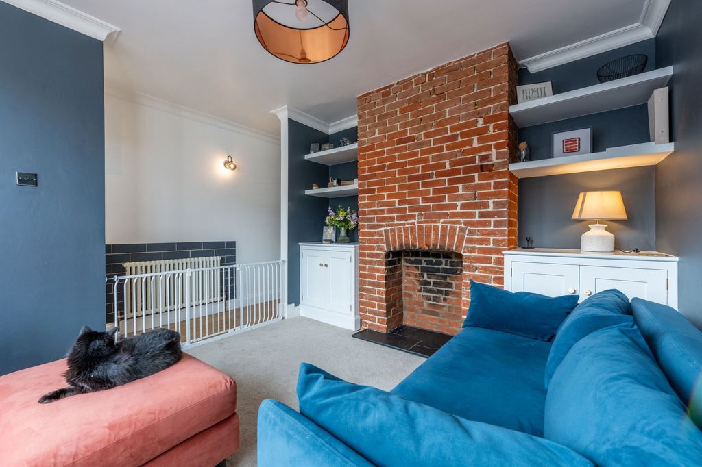 Property photo 1 of 33