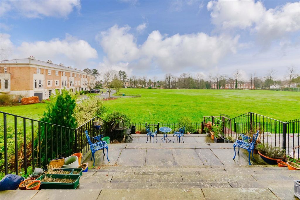 Property photo 3 of 21 Private Terrace