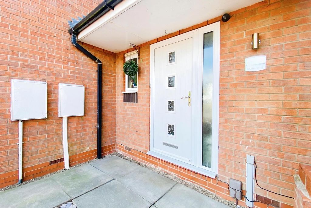 Property photo 3 of 27