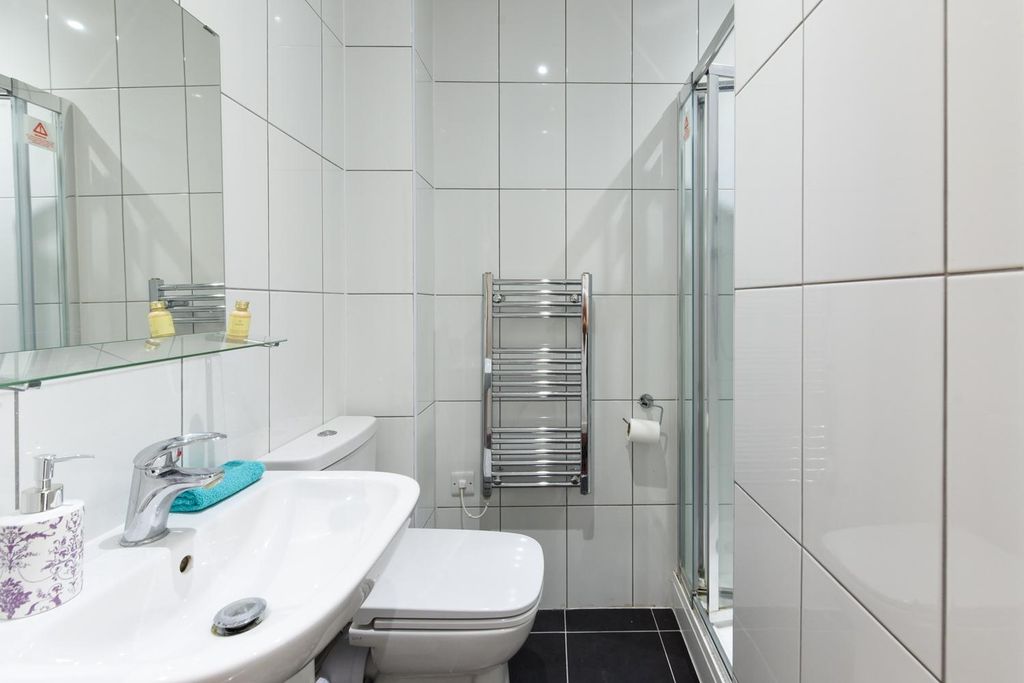 Property photo 1 of 31