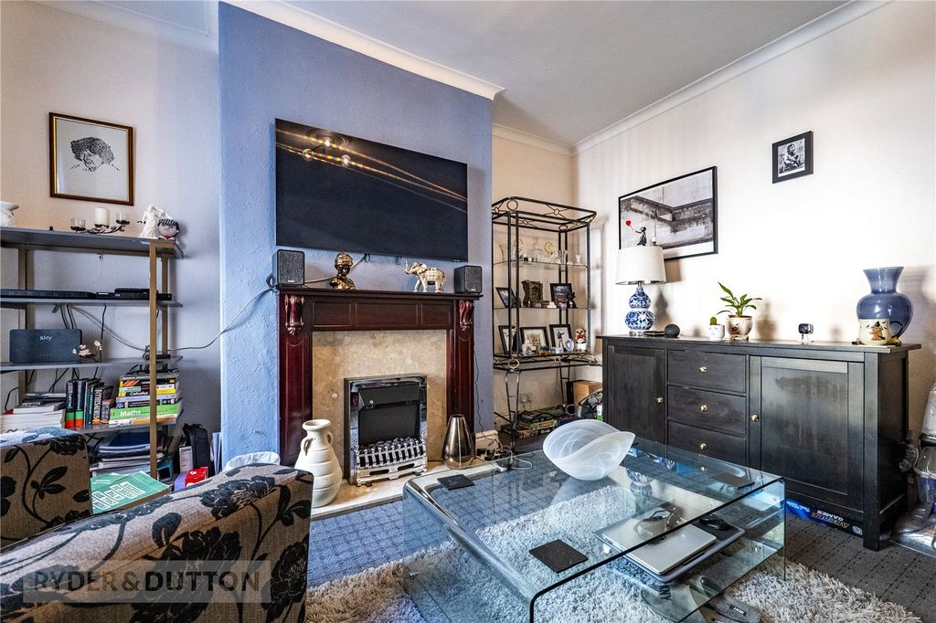 Property photo 3 of 14 Living Room