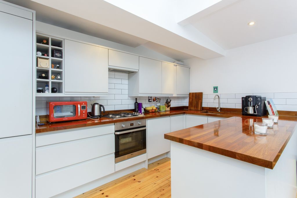 Property photo 2 of 9 2