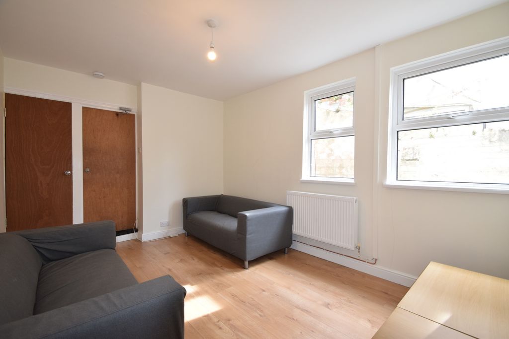 Property photo 1 of 14 Photo 3