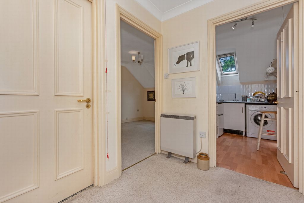 Property photo 3 of 16 Photo 6