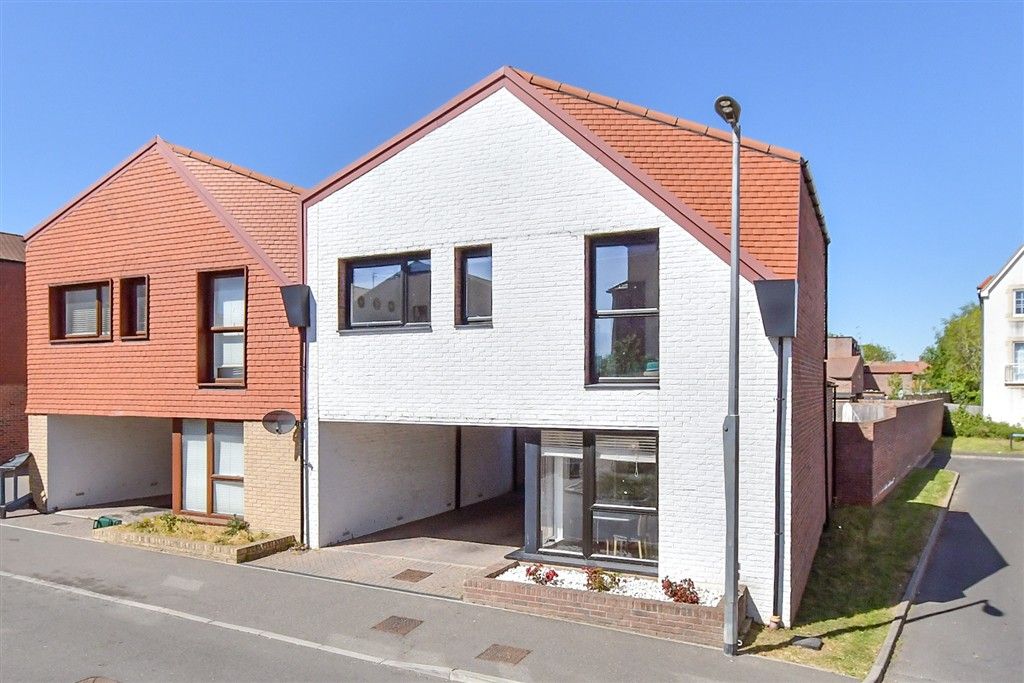 Property photo 1 of 10 External (Web)