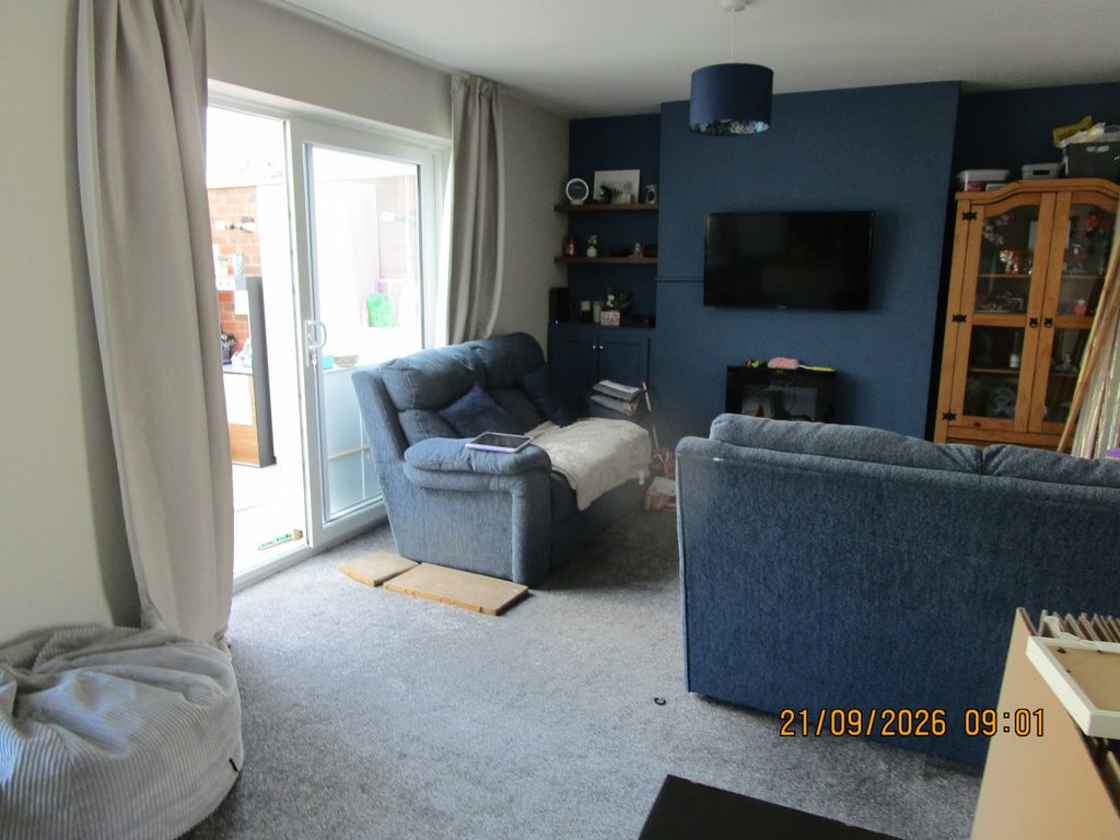 Property photo 3 of 19 Spacious Lounge