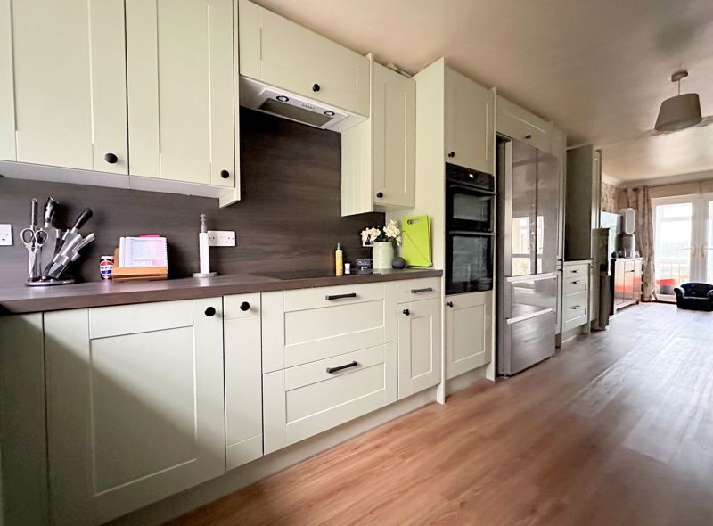Property photo 2 of 17 Kitchen Area