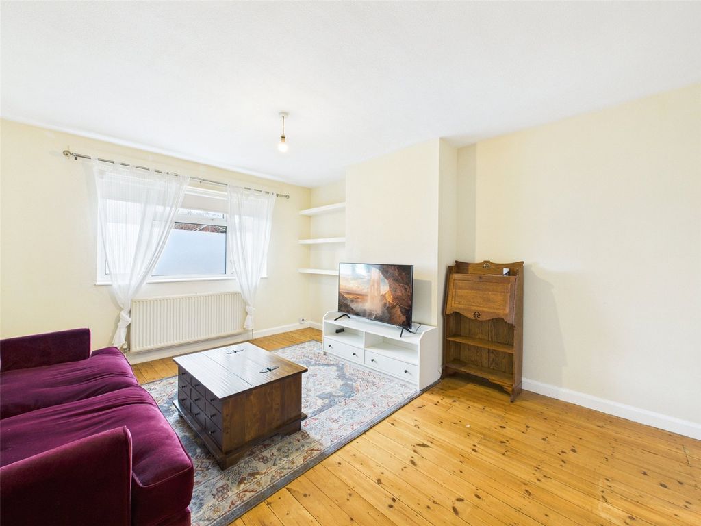 Property photo 3 of 6 Picture No. 15