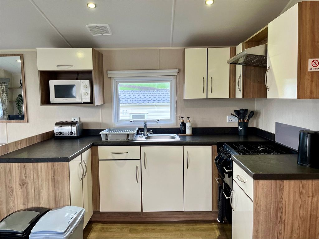 Property photo 2 of 16 Kitchen