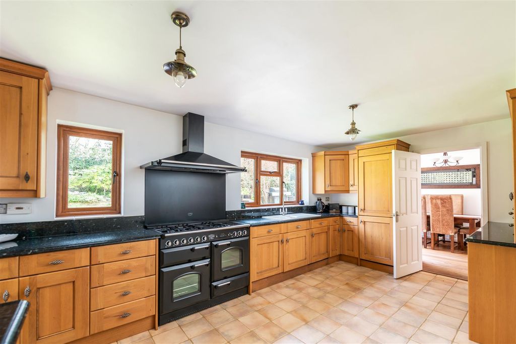 Property photo 3 of 21 25 Crawley Lane Internals-16.Jpg