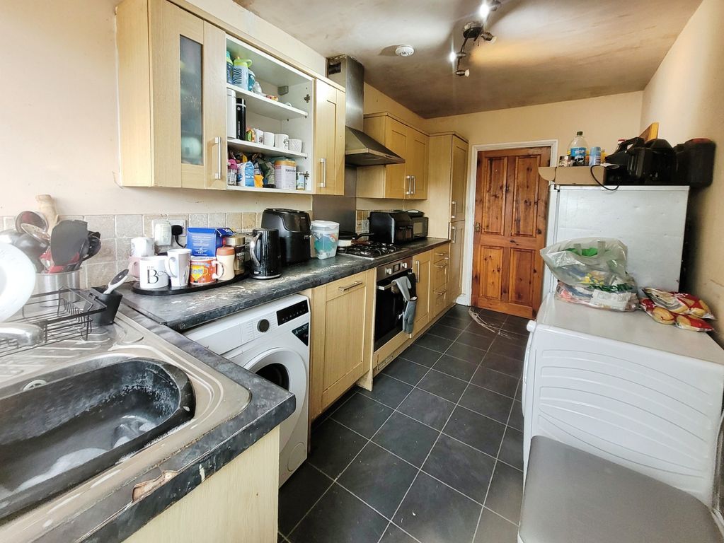 Property photo 2 of 13 A880Fd4E-1000104117