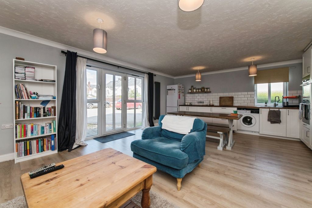 Property photo 3 of 13