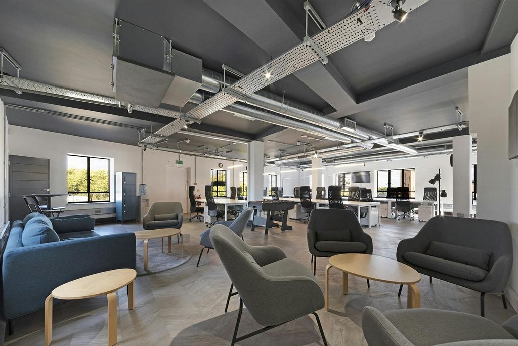 Property photo 1 of 15 Office