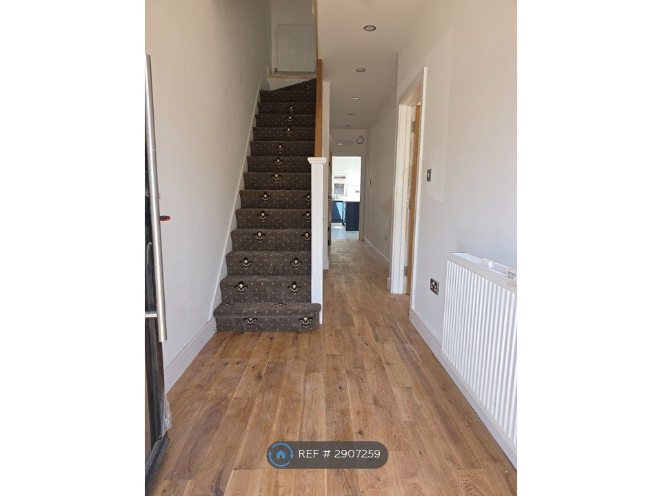 Property photo 2 of 25 Ground Floor Hallway