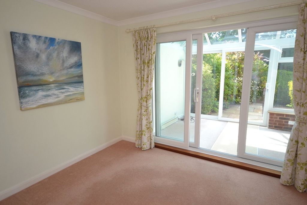 Property photo 3 of 14 Dining Area