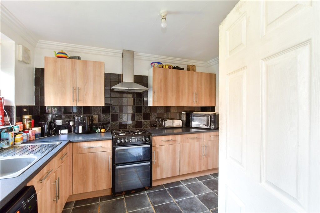 Property photo 1 of 9 Kitchen