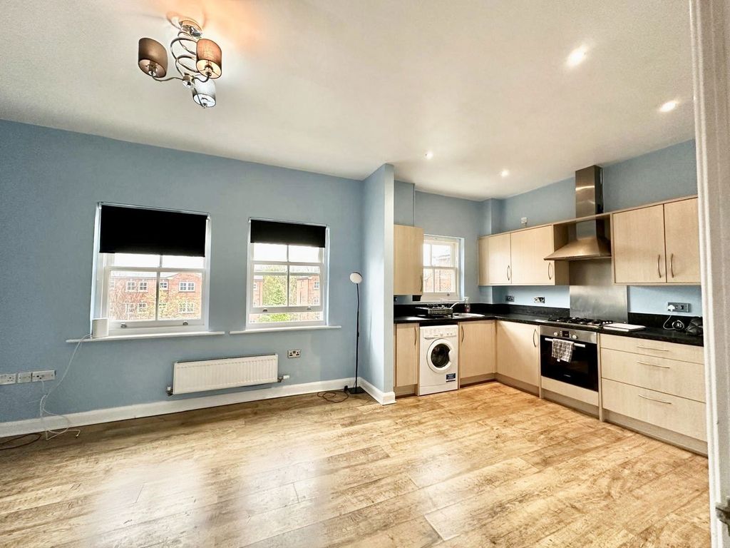 Property photo 3 of 12