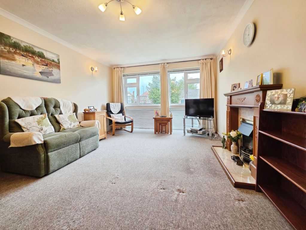 Property photo 3 of 9 Pbox-Living_Room-336959.Jpg