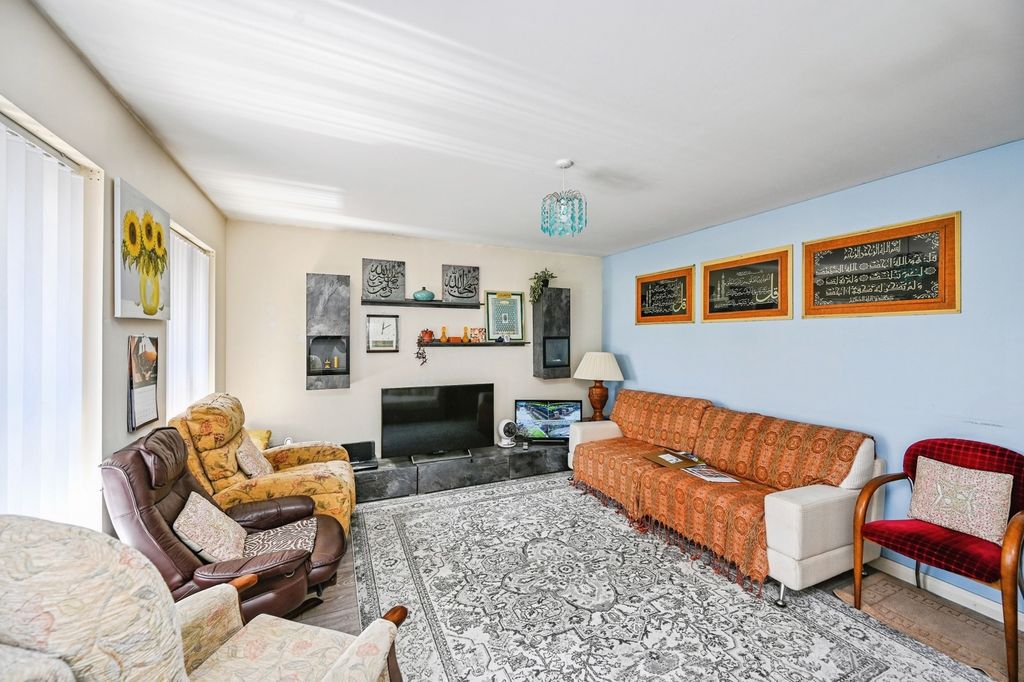 Property photo 2 of 13 Pbox-Img.Jpg