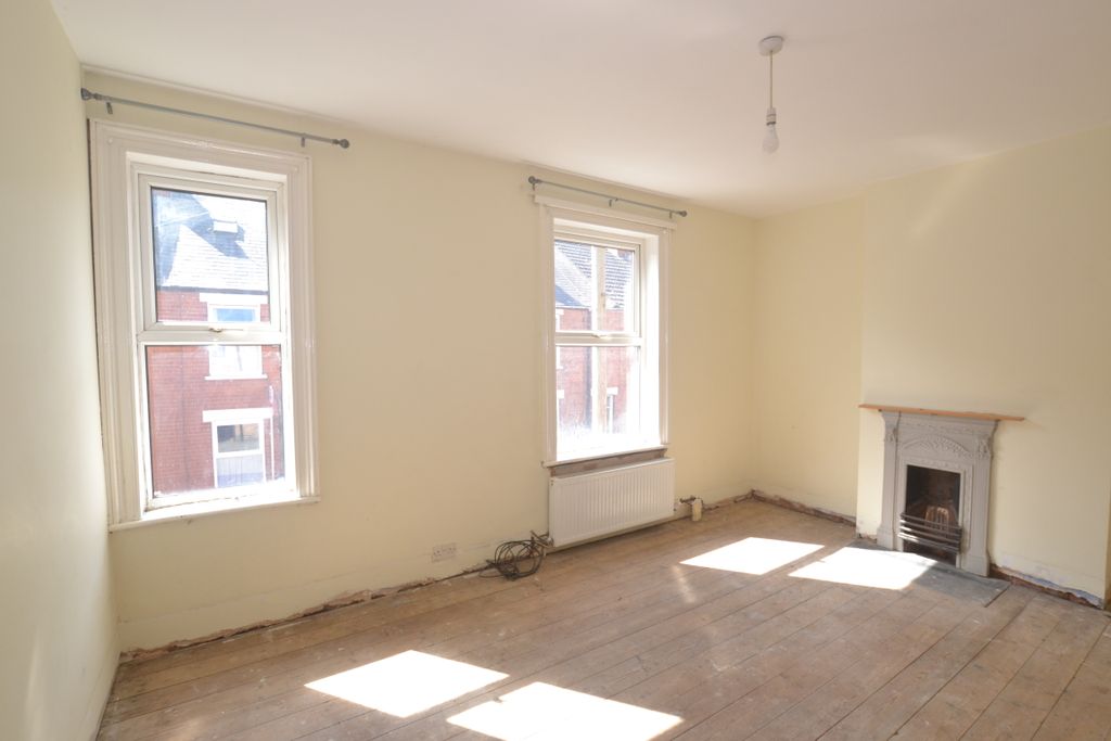 Property photo 2 of 28