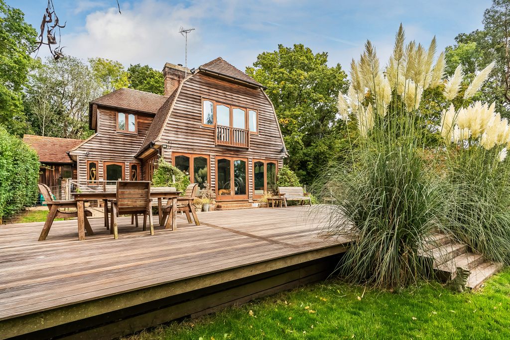 Property photo 1 of 38 26