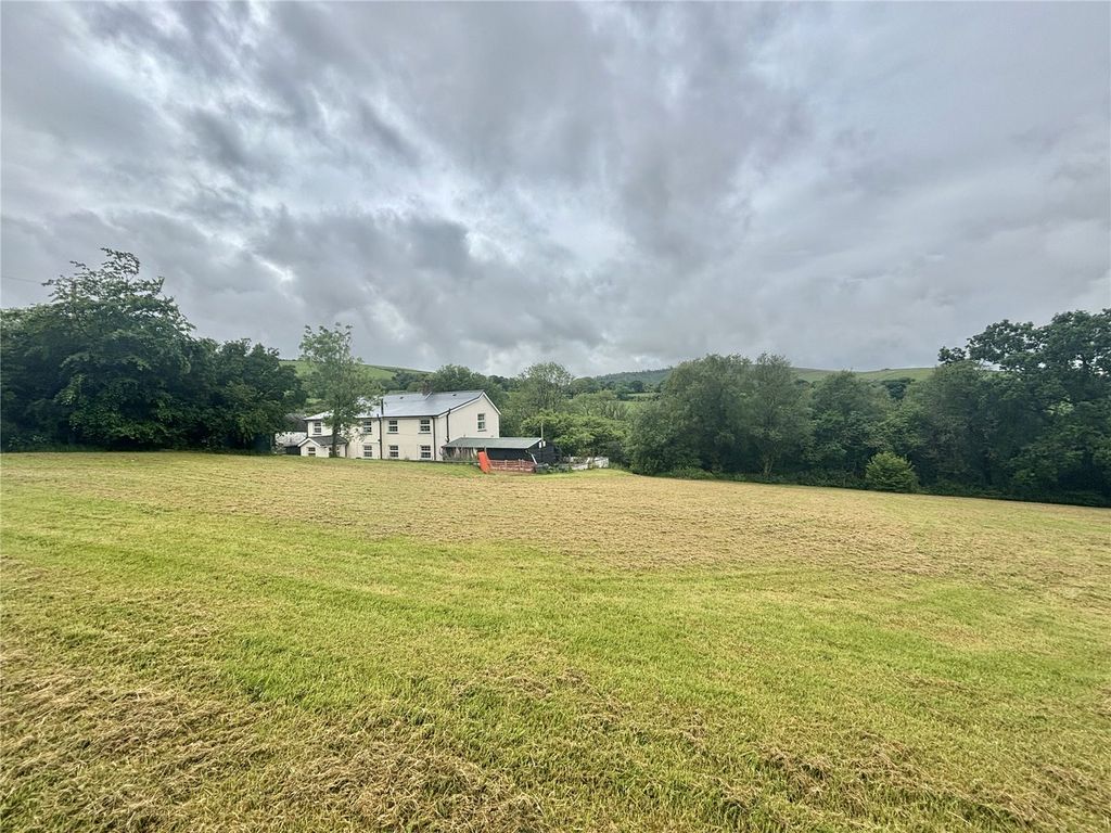 Property photo 2 of 42 Picture No. 35