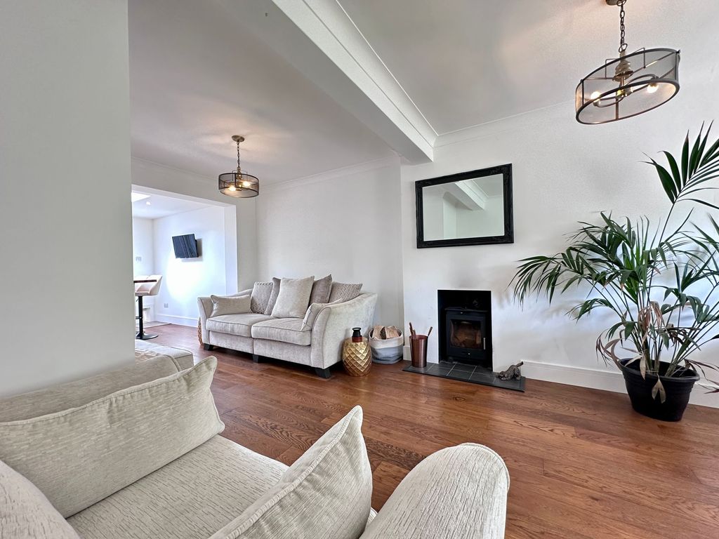 Property photo 3 of 24 Living Room