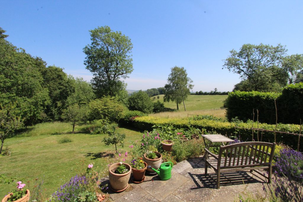 Property photo 2 of 25