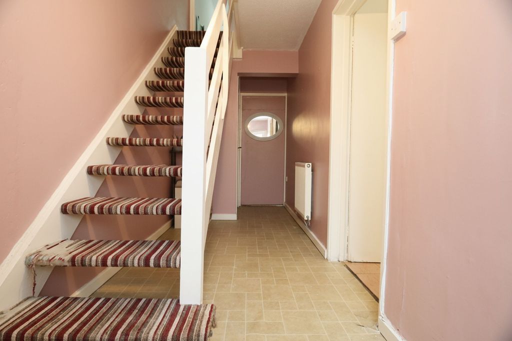 Property photo 2 of 23