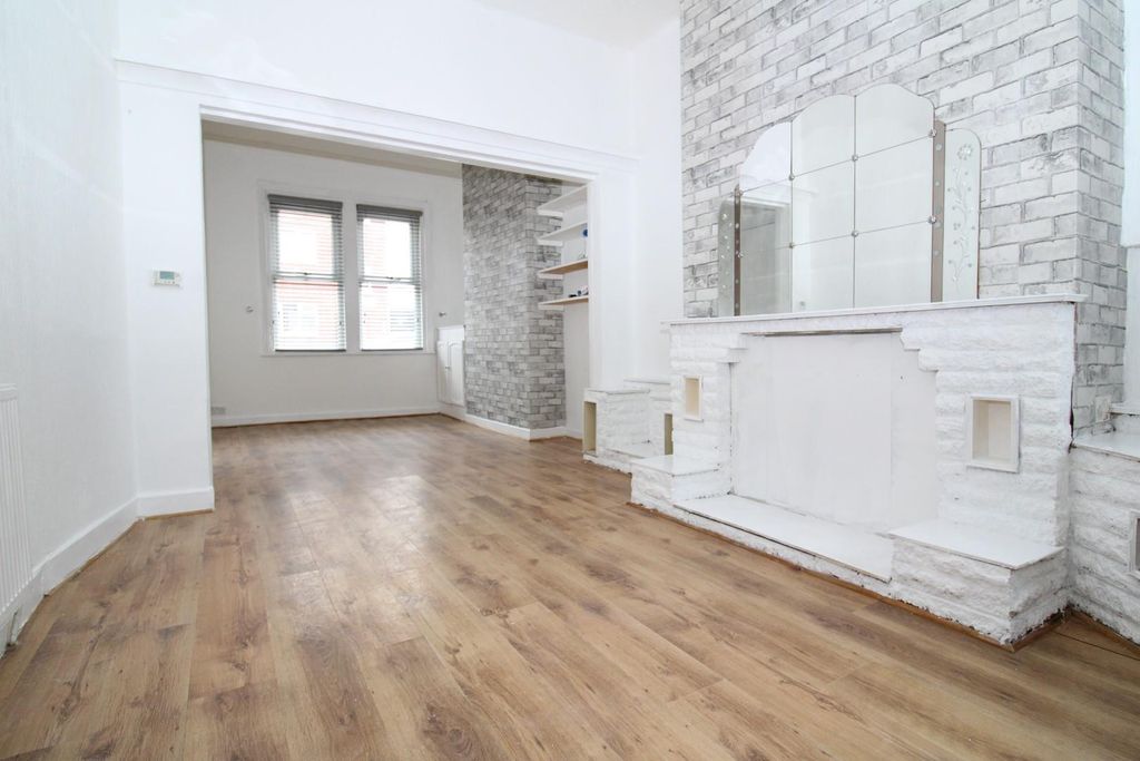 Property photo 2 of 8 Img_2257.Jpg