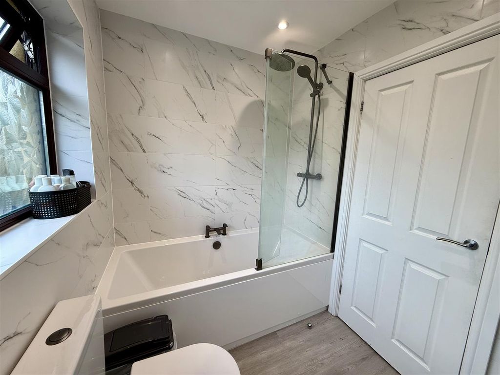 Property photo 3 of 37 Bathroom