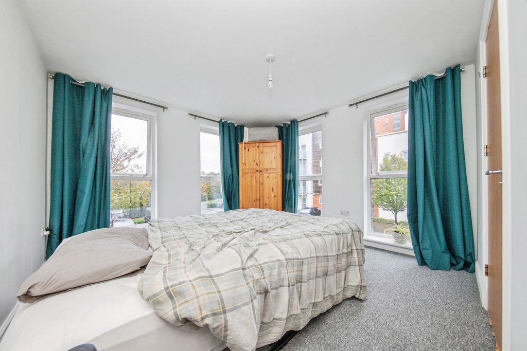 Property photo 3 of 12 Pbox-Img.Jpg