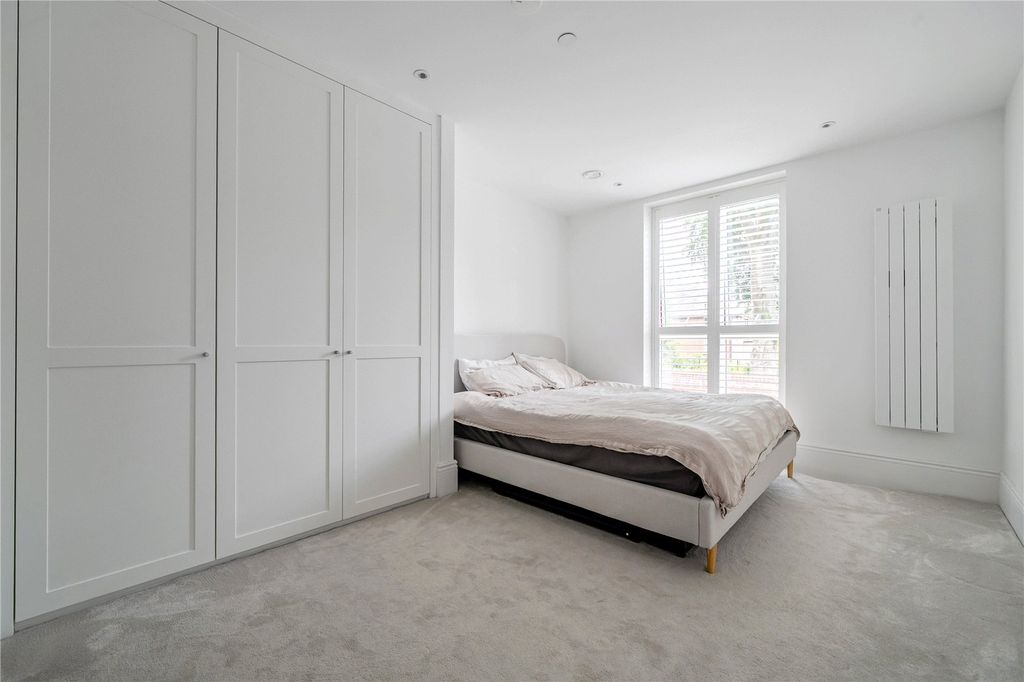 Property photo 3 of 17 Principle Bedroom