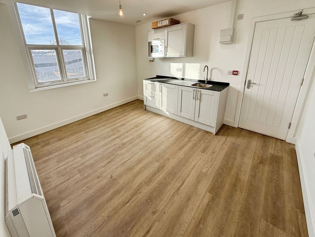 Property photo 2 of 7 Apartment