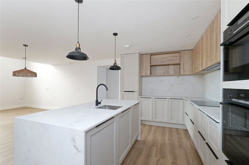 Property photo 2 of 8 Picture No. 07