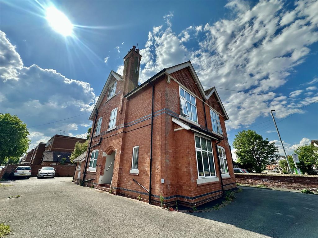 Property photo 1 of 19 External