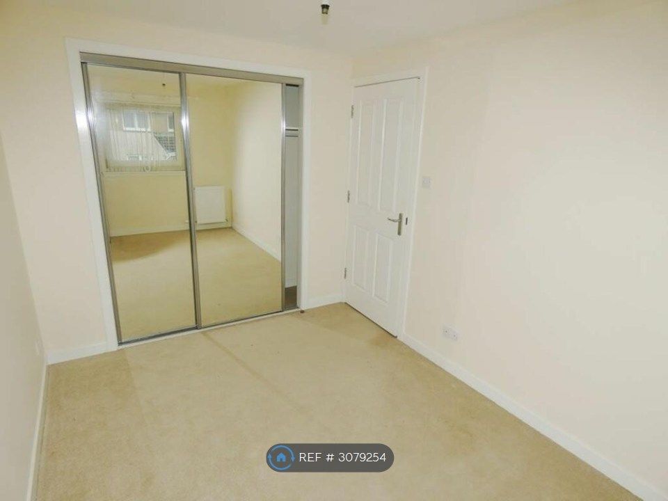 Property photo 2 of 7 Bedroom