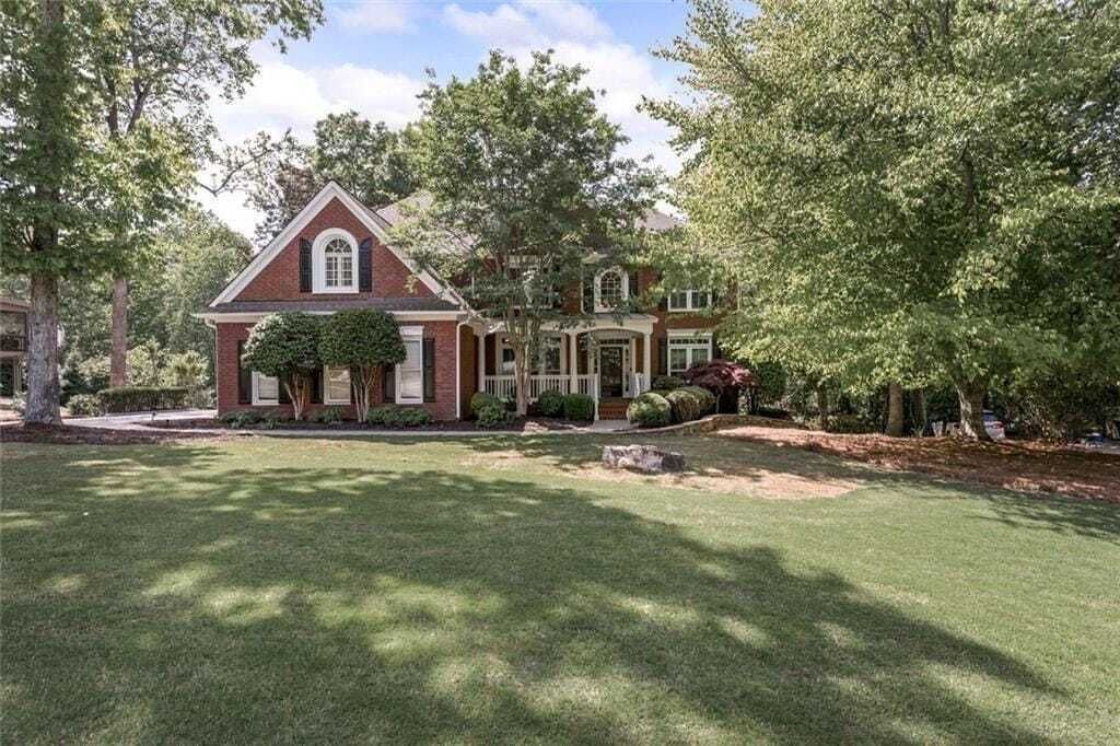Property photo 1 of 12