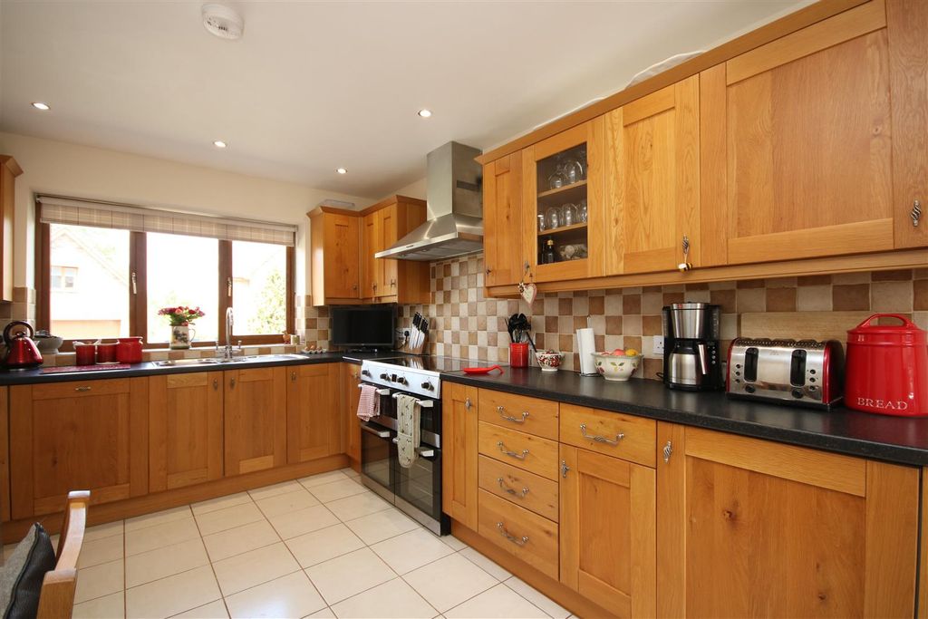 Property photo 2 of 13 Img_8842.Jpg
