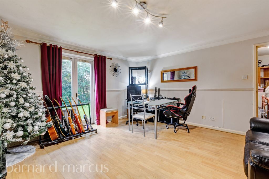 Property photo 3 of 8