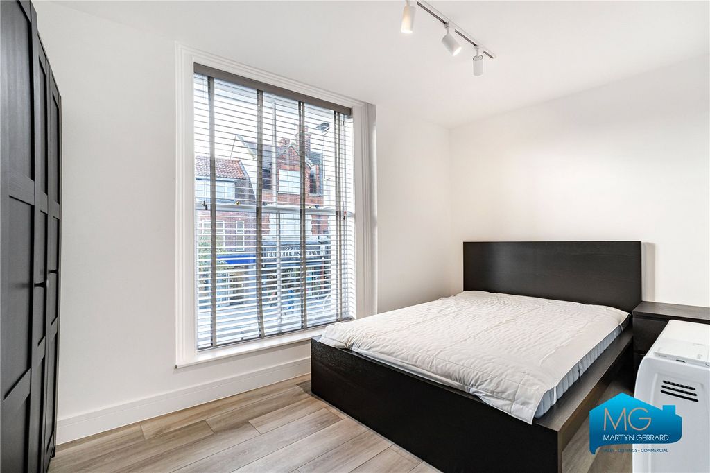 Property photo 3 of 8 Picture No. 09