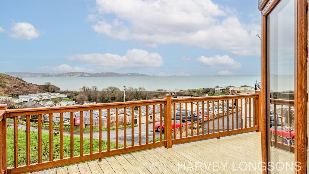 Property photo 1 of 21 Omar Westfield 2