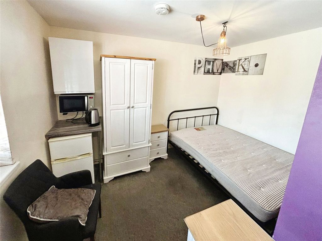 Property photo 2 of 9 Picture No. 05