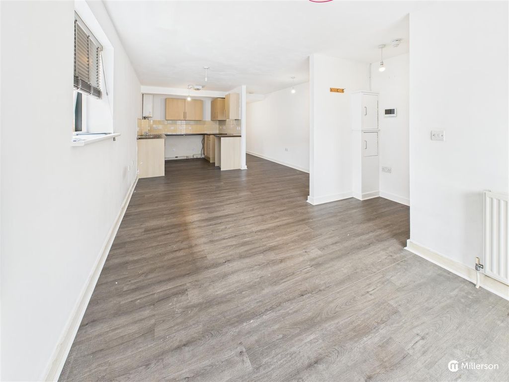 Property photo 3 of 15 Cam05426G0-Pr0014-Still001.Jpg